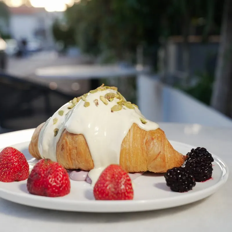 BERRY CROISSANT